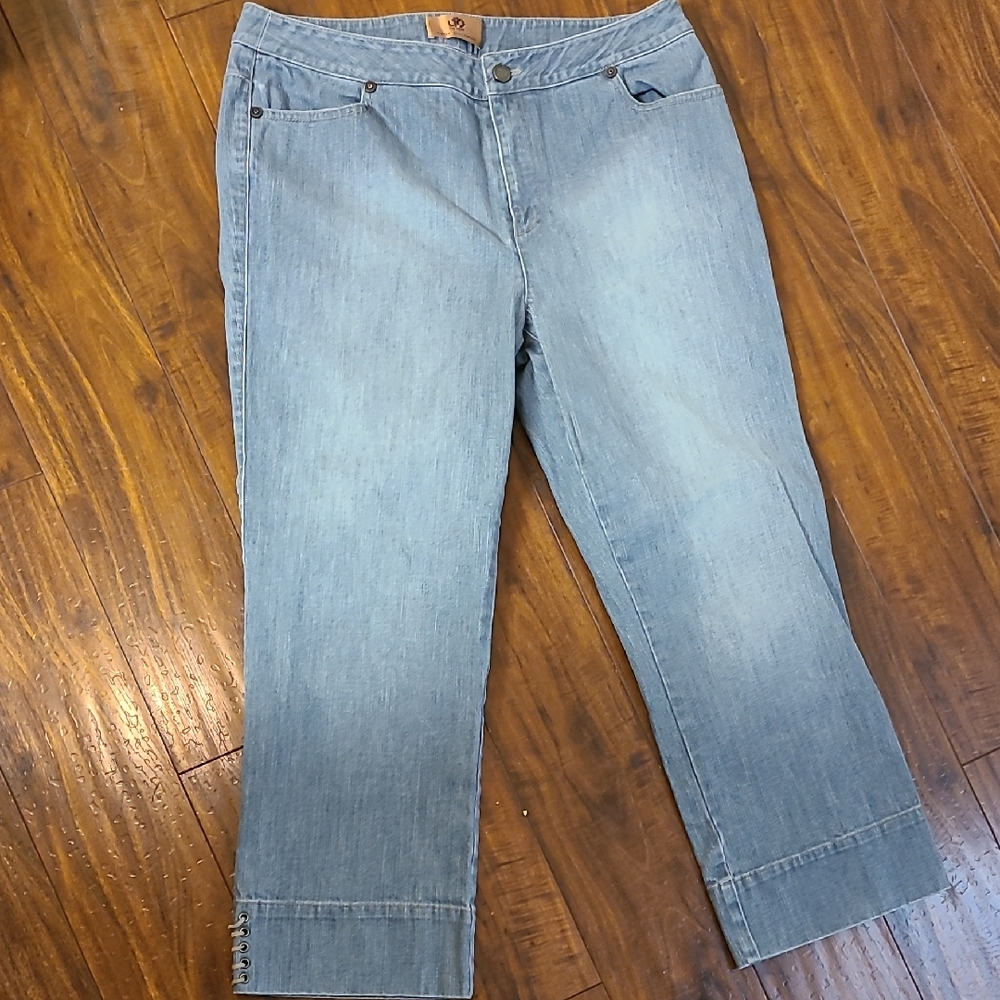 Dana Buchman Light Blue Women's Capris Jeans - Picture 1 of 11